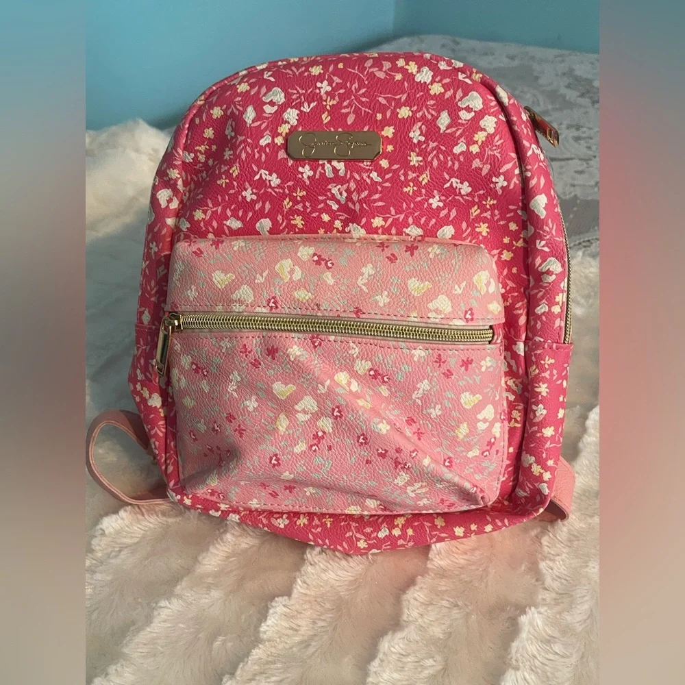 Jessica Simpson charming pink